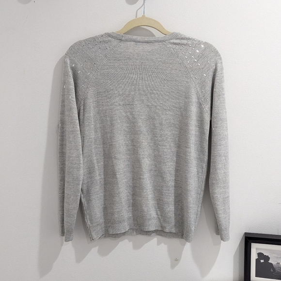 Lc Waikiki sweater with sparking shoulders - Picture 5 of 5